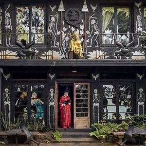 Helgasfolly Anti Hotel Residence